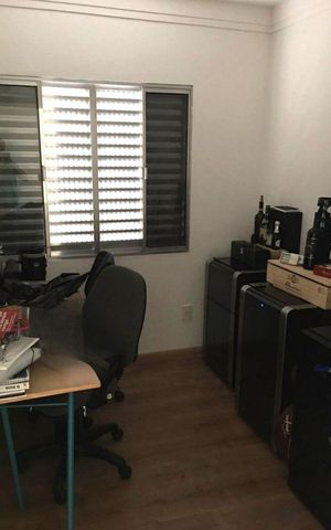 Casa à venda com 220m², 4 quartos e 2 vagas Casa à venda com 220m², 4 quartos e 2 vagasQuarto