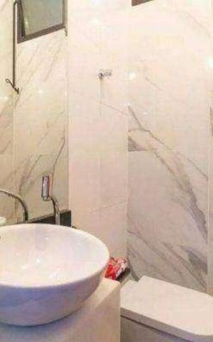 Casa à venda com 300m², 4 quartos e 4 vagas Casa à venda com 300m², 4 quartos e 4 vagasBanheiro