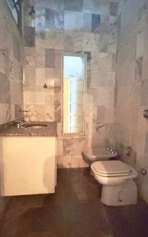 Casa à venda com 300m², 3 quartos e 2 vagas Casa à venda com 300m², 3 quartos e 2 vagasBanheiro