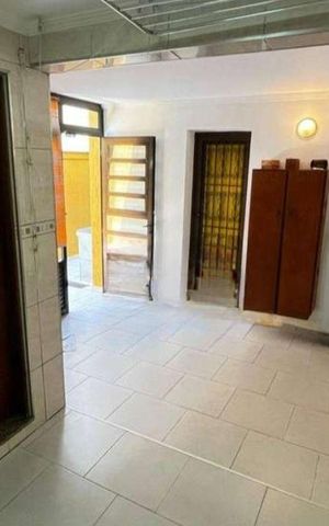 Casa à venda com 300m², 2 quartos e 3 vagas Casa à venda com 300m², 2 quartos e 3 vagasCozinha