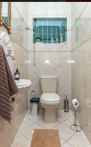 Casa à venda com 200m², 3 quartos e 3 vagas Casa à venda com 200m², 3 quartos e 3 vagasBanheiro