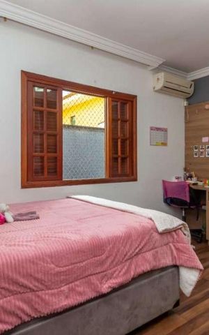 Casa à venda com 200m², 3 quartos e 3 vagas Casa à venda com 200m², 3 quartos e 3 vagasQuarto