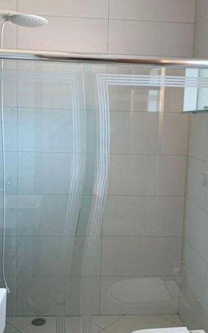 Casa à venda com 240m², 4 quartos e 4 vagas Casa à venda com 240m², 4 quartos e 4 vagasBanheiro