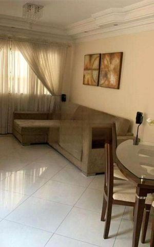 Casa à venda com 240m², 4 quartos e 4 vagas Casa à venda com 240m², 4 quartos e 4 vagasSala