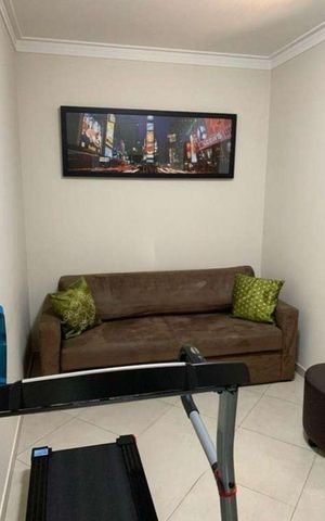 Casa à venda com 240m², 4 quartos e 4 vagas Casa à venda com 240m², 4 quartos e 4 vagasSala
