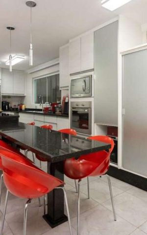 Casa à venda com 270m², 3 quartos e 5 vagas Casa à venda com 270m², 3 quartos e 5 vagasCozinha