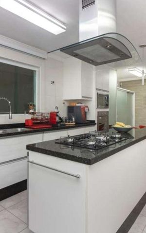 Casa à venda com 270m², 3 quartos e 5 vagas Casa à venda com 270m², 3 quartos e 5 vagasCozinha