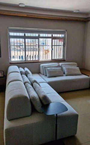 Casa à venda com 280m², 3 quartos e 5 vagas Casa à venda com 280m², 3 quartos e 5 vagasSala