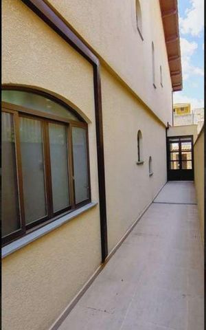 Casa à venda com 300m², 3 quartos e 8 vagas