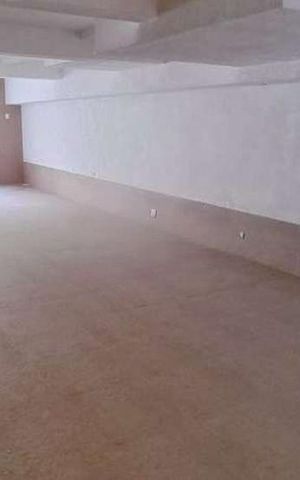 Casa à venda com 300m², 3 quartos e 8 vagas