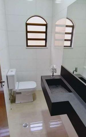 Casa à venda com 300m², 3 quartos e 8 vagas