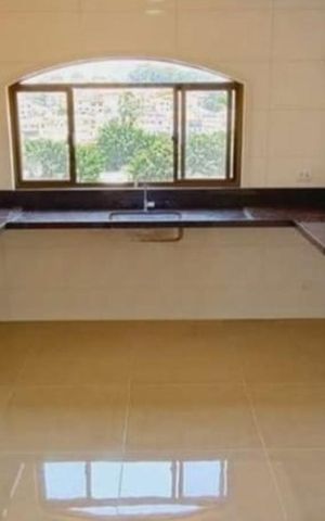 Casa à venda com 300m², 3 quartos e 8 vagas
