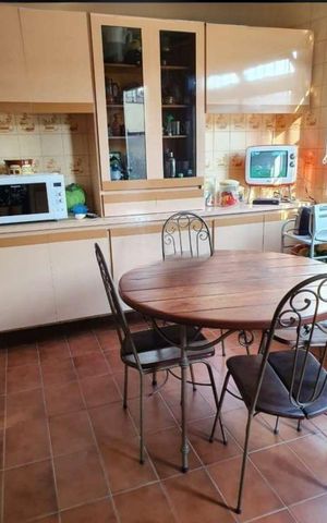Casa à venda com 280m², 3 quartos e 2 vagas Casa à venda com 280m², 3 quartos e 2 vagasCozinha