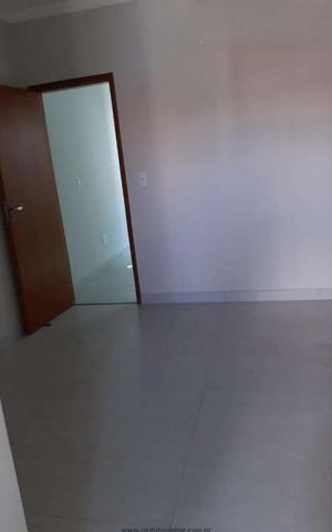 Casa à venda com 350m², 3 quartos e 2 vagas Casa à venda com 350m², 3 quartos e 2 vagasQuarto