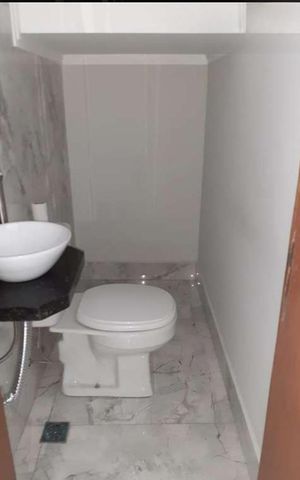 Casa à venda com 350m², 3 quartos e 2 vagas Casa à venda com 350m², 3 quartos e 2 vagasBanheiro