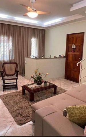 Casa à venda com 360m², 3 quartos e 2 vagas Casa à venda com 360m², 3 quartos e 2 vagasSala