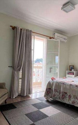 Casa à venda com 360m², 3 quartos e 2 vagas Casa à venda com 360m², 3 quartos e 2 vagasQuarto