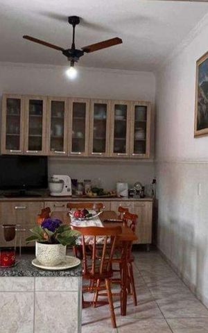 Casa à venda com 360m², 3 quartos e 2 vagas Casa à venda com 360m², 3 quartos e 2 vagasCozinha