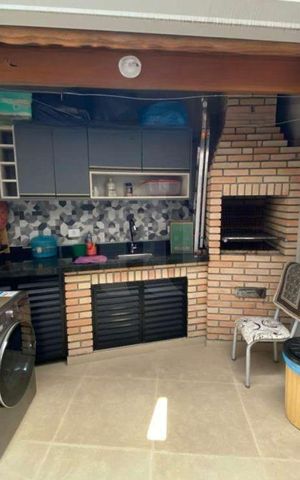 Casa à venda com 300m², 3 quartos e 2 vagasChurrasqueira