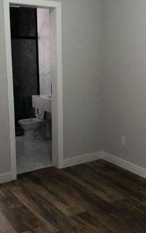 Casa à venda com 300m², 4 quartos e 2 vagas Casa à venda com 300m², 4 quartos e 2 vagasQuarto
