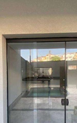 Casa à venda com 300m², 3 quartos e 2 vagas Casa à venda com 300m², 3 quartos e 2 vagasÁrea Externa