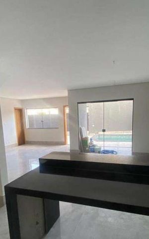 Casa à venda com 300m², 3 quartos e 2 vagas Casa à venda com 300m², 3 quartos e 2 vagasCozinha