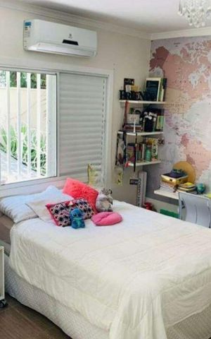 Casa à venda com 300m², 3 quartos e 3 vagas Casa à venda com 300m², 3 quartos e 3 vagasQuarto