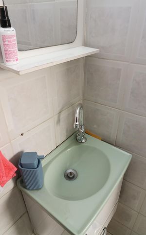 Casa à venda com 180m², 2 quartos e 2 vagasBanheiro de serviço