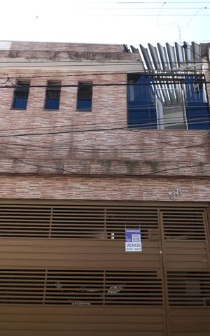 Casa à venda com 180m², 2 quartos e 2 vagasFachada