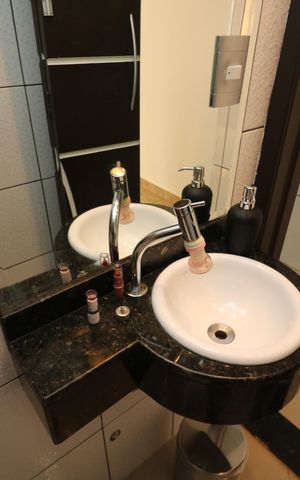 Casa à venda com 180m², 2 quartos e 2 vagasLavabo