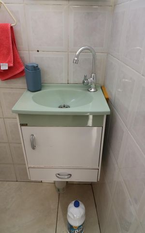 Casa à venda com 180m², 2 quartos e 2 vagasBanheiro de serviço