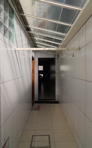 Casa à venda com 180m², 2 quartos e 2 vagasCorredor