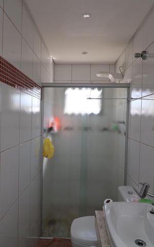 Casa à venda com 180m², 2 quartos e 2 vagasBanheiro da Suíte 2