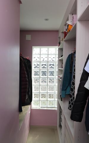 Casa à venda com 180m², 2 quartos e 2 vagasCloset Suíte