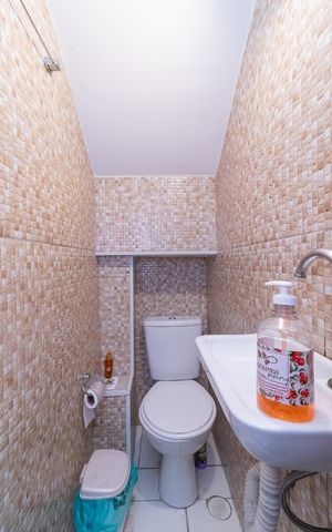Casa de condomínio à venda com 74m², 2 quartos e 1 vagaLavabo