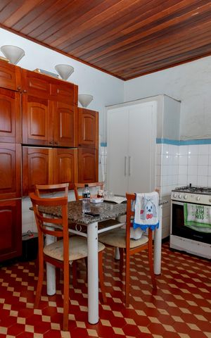 Casa à venda com 250m², 3 quartos e 3 vagas Casa à venda com 250m², 3 quartos e 3 vagasCozinha