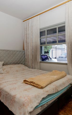 Casa à venda com 250m², 3 quartos e 3 vagas Casa à venda com 250m², 3 quartos e 3 vagasQuarto 1