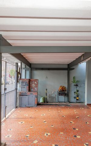 Casa à venda com 250m², 3 quartos e 3 vagas Casa à venda com 250m², 3 quartos e 3 vagasGaragem