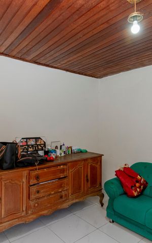 Casa à venda com 250m², 3 quartos e 3 vagas Casa à venda com 250m², 3 quartos e 3 vagasEdícula