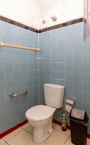 Casa à venda com 250m², 3 quartos e 3 vagas Casa à venda com 250m², 3 quartos e 3 vagasBanheiro Social