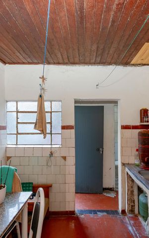 Casa à venda com 250m², 3 quartos e 3 vagas Casa à venda com 250m², 3 quartos e 3 vagasEdícula/ Cozinha