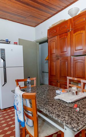 Casa à venda com 250m², 3 quartos e 3 vagas Casa à venda com 250m², 3 quartos e 3 vagasCozinha