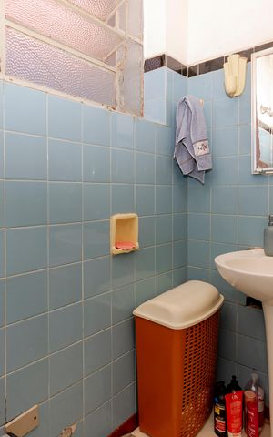 Casa à venda com 250m², 3 quartos e 3 vagas Casa à venda com 250m², 3 quartos e 3 vagasBanheiro Social