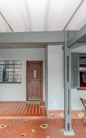 Casa à venda com 250m², 3 quartos e 3 vagas Casa à venda com 250m², 3 quartos e 3 vagasGaragem