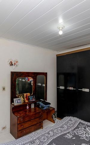 Casa à venda com 250m², 3 quartos e 3 vagas Casa à venda com 250m², 3 quartos e 3 vagasEdícula