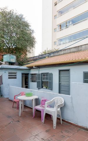 Casa à venda com 250m², 3 quartos e 3 vagas Casa à venda com 250m², 3 quartos e 3 vagasQuintal