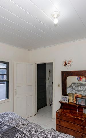 Casa à venda com 250m², 3 quartos e 3 vagas Casa à venda com 250m², 3 quartos e 3 vagasEdícula