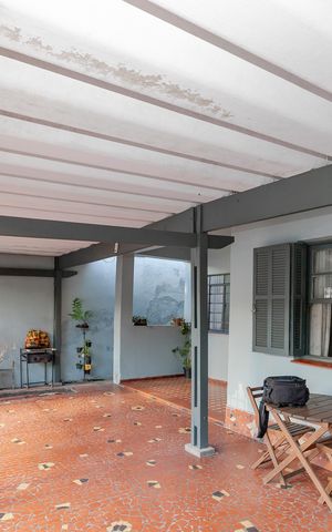 Casa à venda com 250m², 3 quartos e 3 vagas Casa à venda com 250m², 3 quartos e 3 vagasGaragem