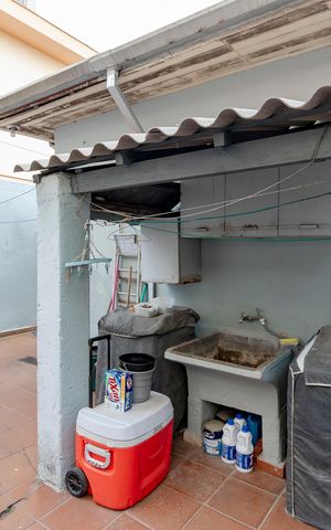 Casa à venda com 250m², 3 quartos e 3 vagas Casa à venda com 250m², 3 quartos e 3 vagasQuintal