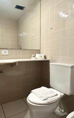 Studio à venda com 100m², 1 quarto e sem vaga Studio à venda com 100m², 1 quarto e sem vagaBanheiro